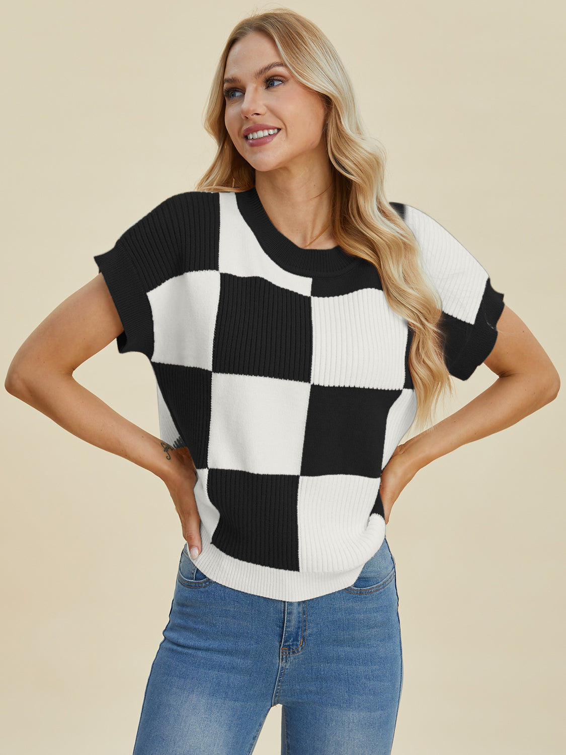Carlee Checkered Round Neck Short Sleeve Sweater